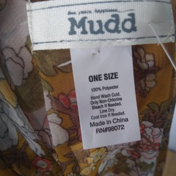 NWOT beautiful floral sheer cover up by Mudd - Picture 2 of 11